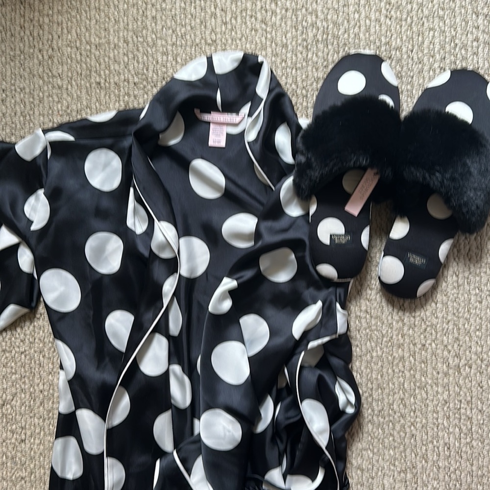 Victoria Secret Polkadot robe and slippers